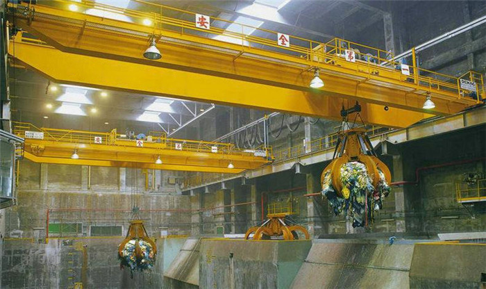 双梁抓斗式起重机